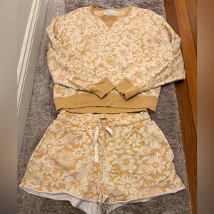 American Eagle Bonfire shorts and sweatshirt never worn